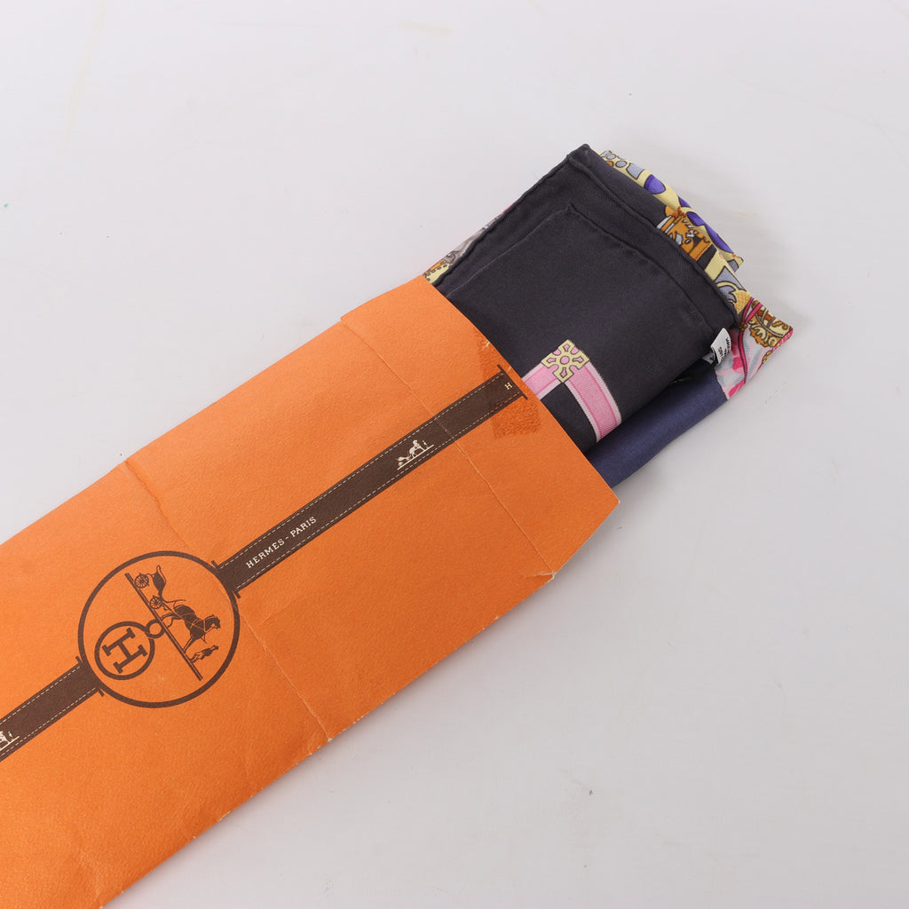 Hermès Carré 90 "LES MUSEROLLES" Silk handkerchief in Gray