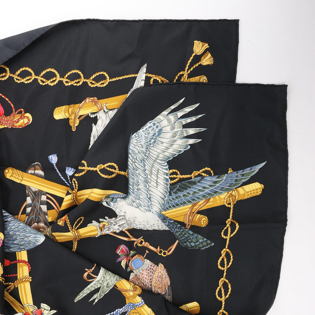 Hermès Carré 90 "LES OISEAUX DU ROY" Silk handkerchief in Black x Gold