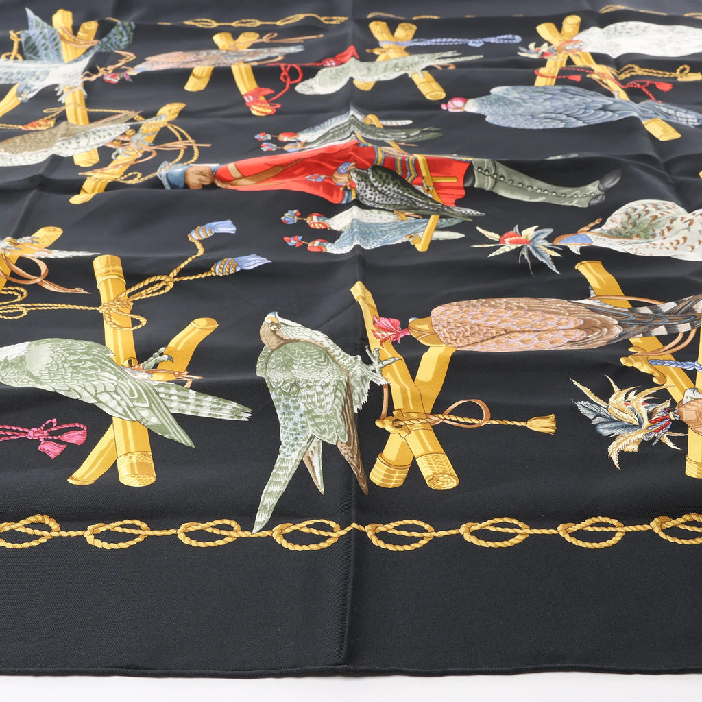 Hermès Carré 90 "LES OISEAUX DU ROY" Silk handkerchief in Black x Gold
