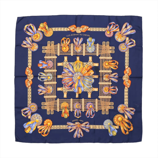 Hermès Carré 90 "LES RUBANS DU CHEVAL" Mouchoir en Soie Bleu Marine