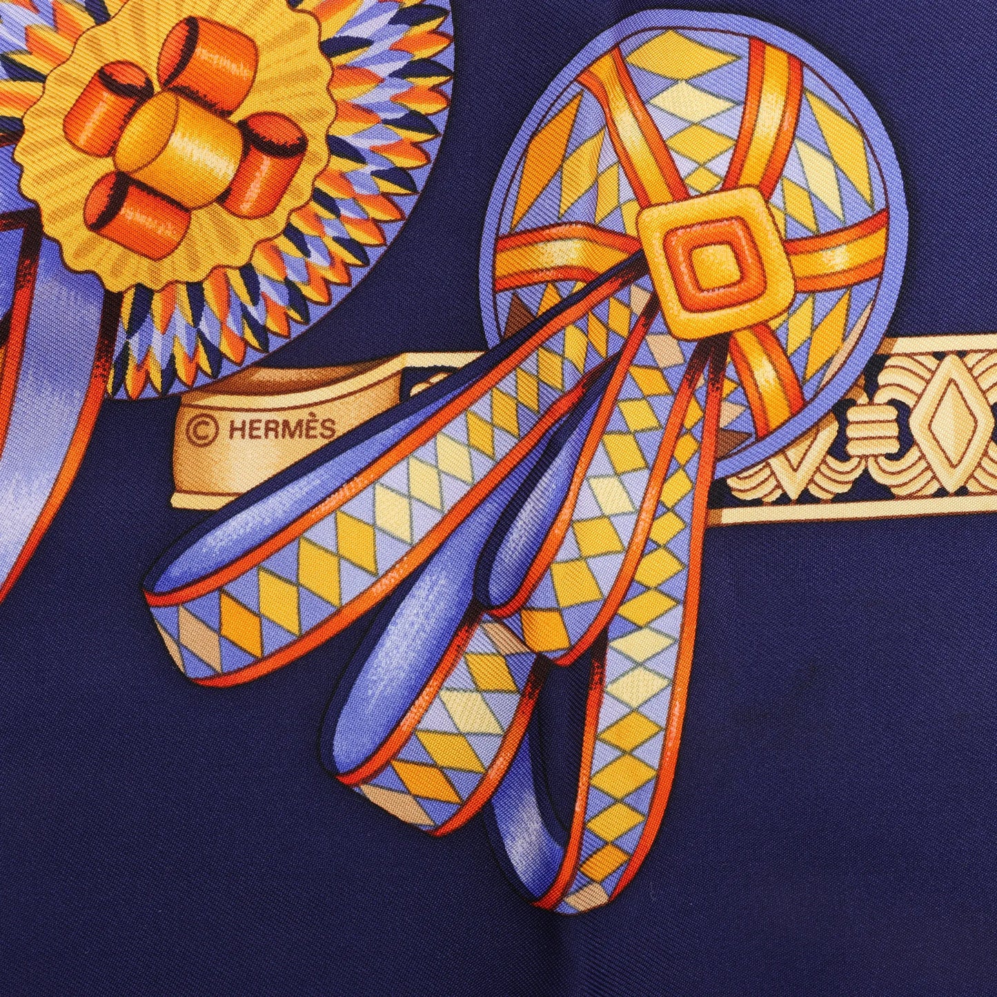 Hermès Carré 90 "LES RUBANS DU CHEVAL" Mouchoir en Soie Bleu Marine