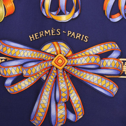 Hermès Carré 90 "LES RUBANS DU CHEVAL" Mouchoir en Soie Bleu Marine
