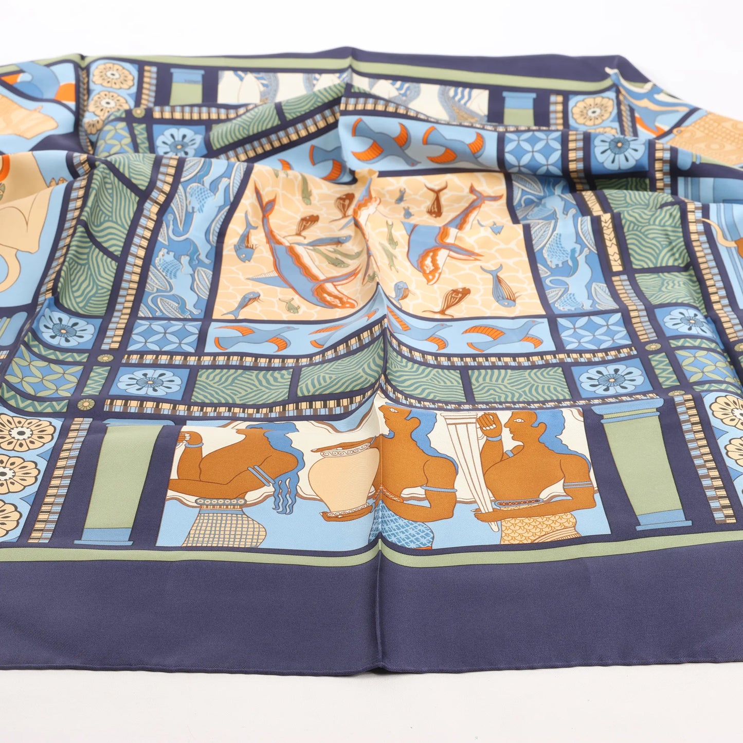 Hermès Carré 90 "LES SECRETS DE MINOS" Mouchoir en Soie Bleu Marine
