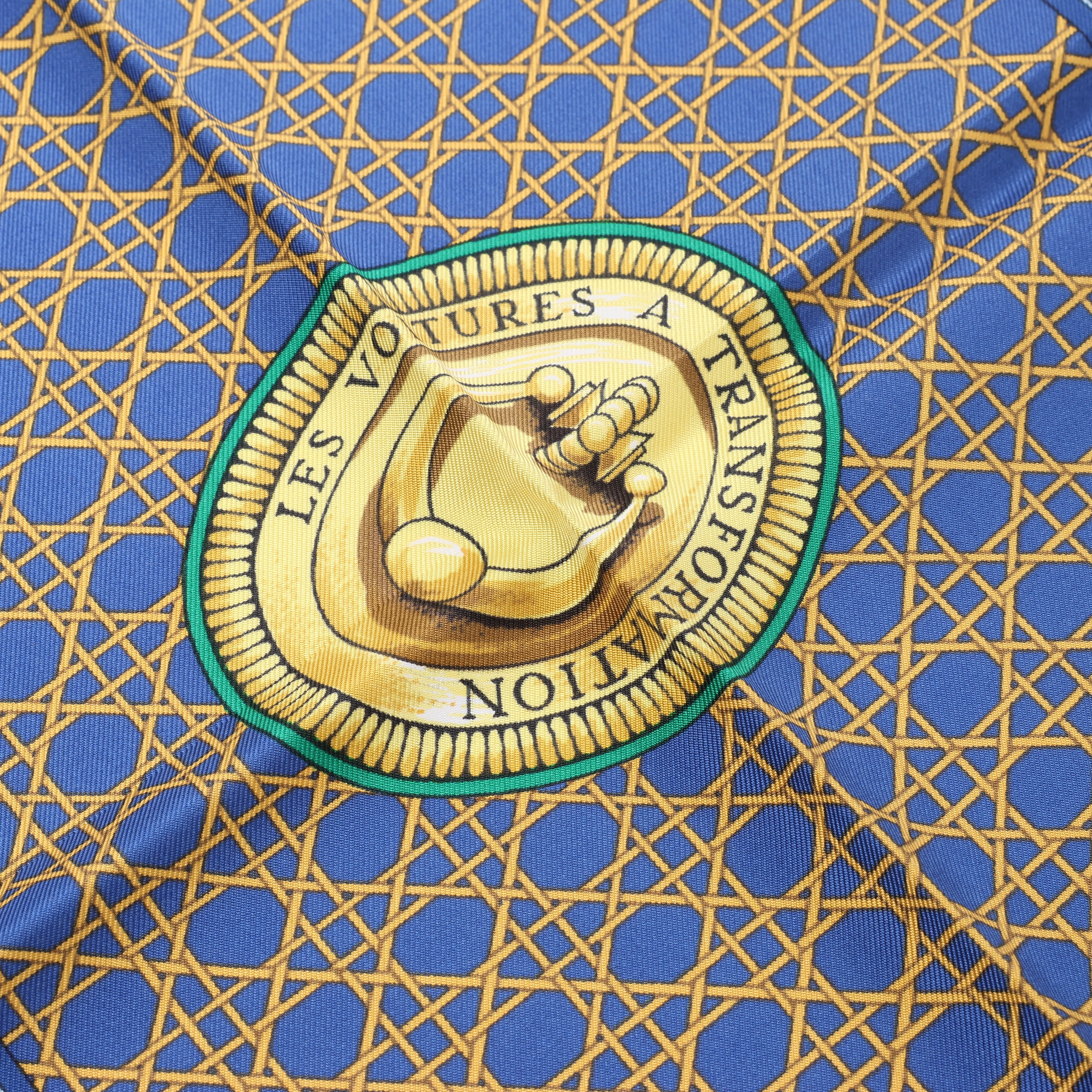 Pañuelo de seda Hermès Carré 90 "LES VOITURES A TRANSFORMATION" en azul