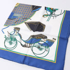 Pañuelo de seda Hermès Carré 90 "LES VOITURES A TRANSFORMATION" en azul