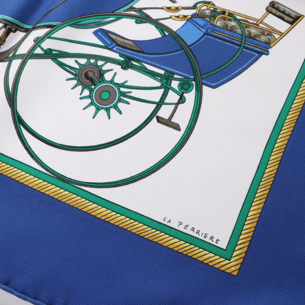 Pañuelo de seda Hermès Carré 90 "LES VOITURES A TRANSFORMATION" en azul