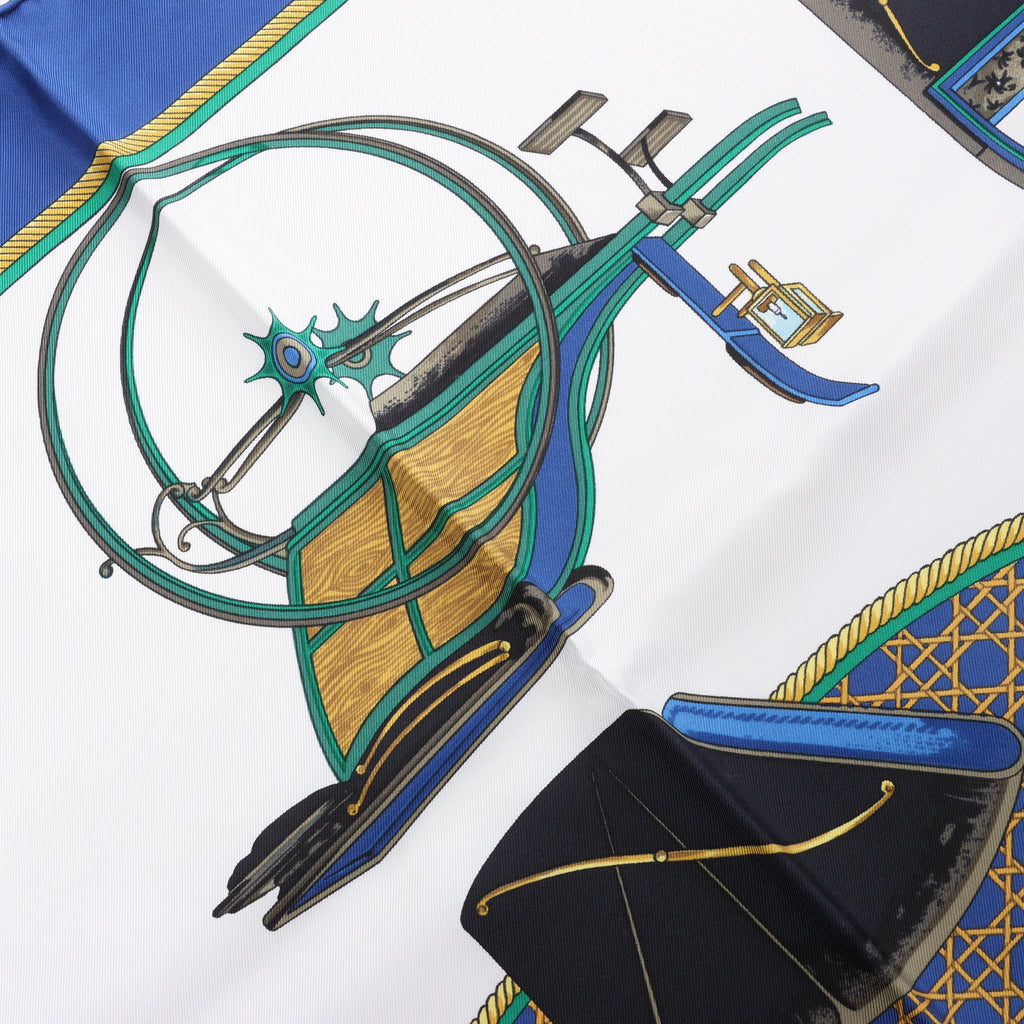 Pañuelo de seda Hermès Carré 90 "LES VOITURES A TRANSFORMATION" en azul