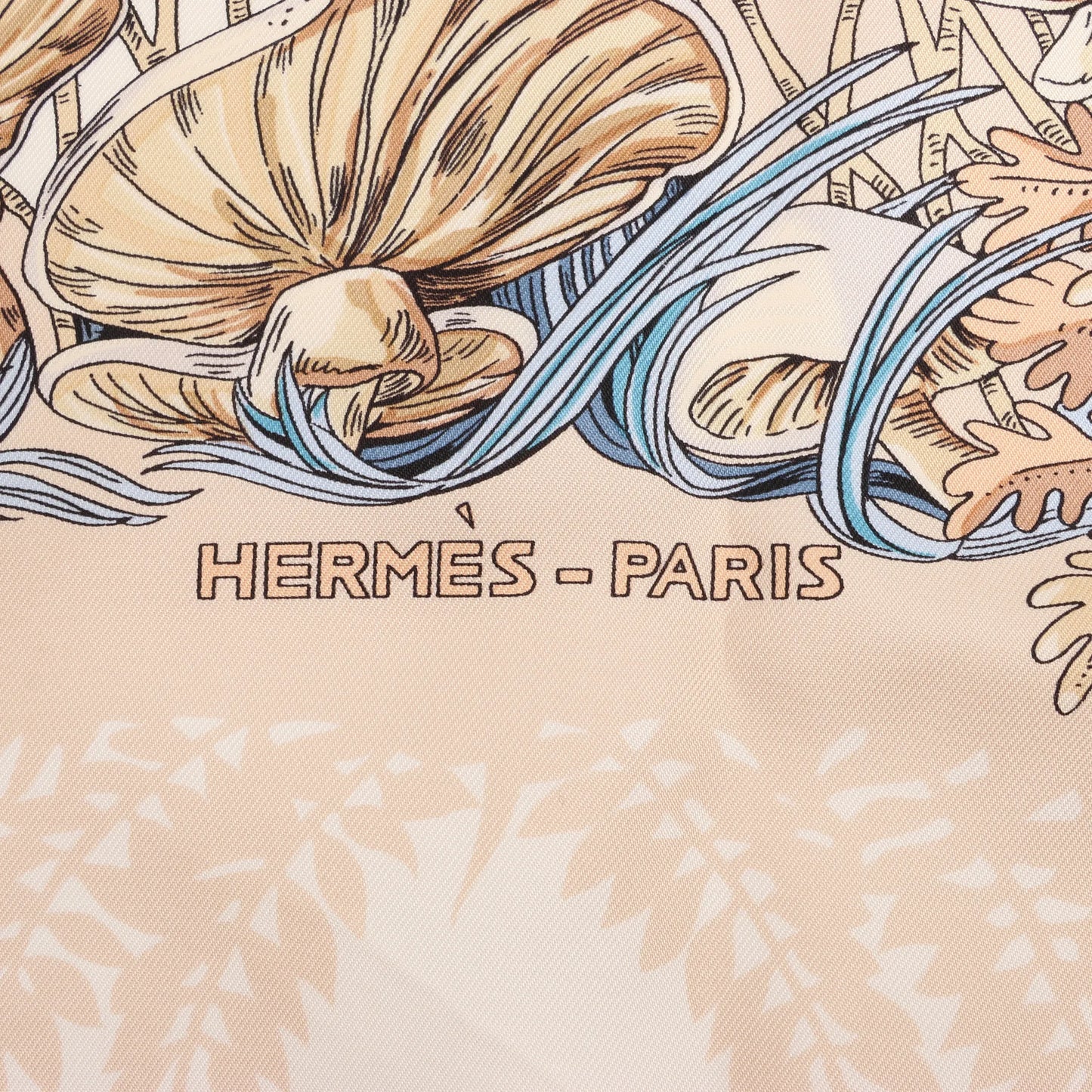 Hermès Carré 90 "LIle Deserte" Silk handkerchief in Beige