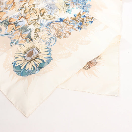 Hermès Carré 90 "LIle Deserte" Silk handkerchief in Beige