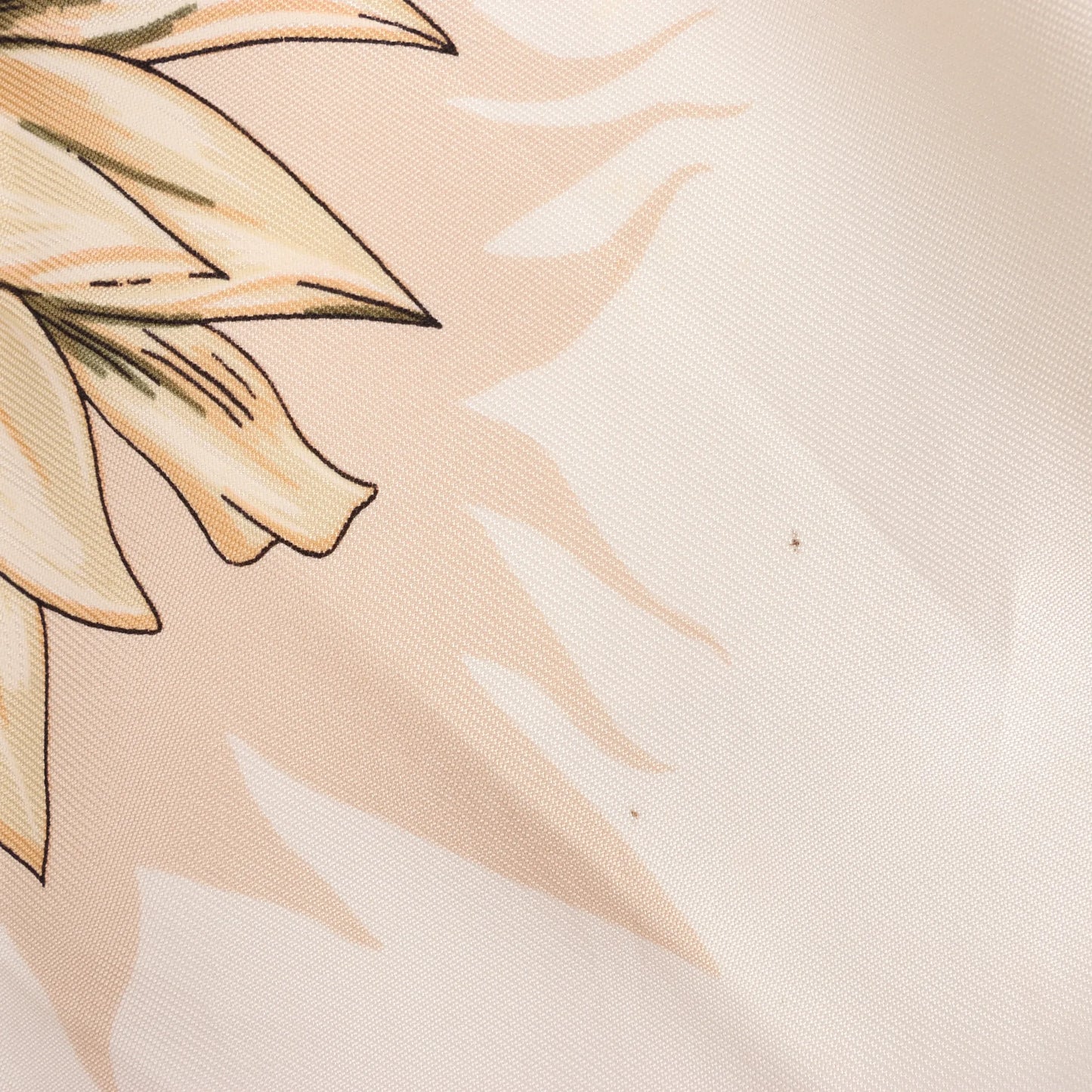 Hermès Carré 90 "LIle Deserte" Silk handkerchief in Beige