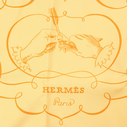 Hermès Carré 90 "L'ART D'ECRIRE" Mouchoir en soie en Jaune