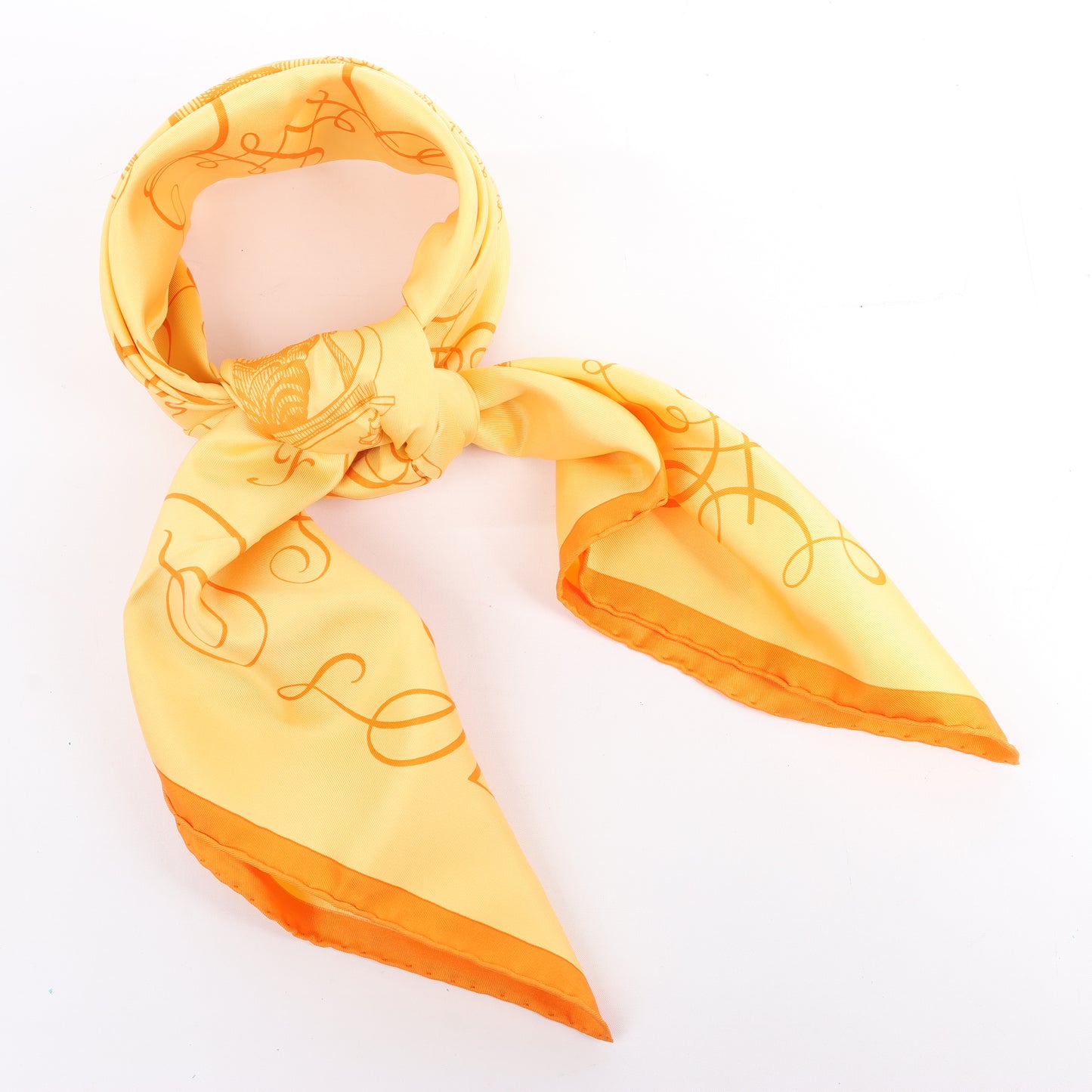 Hermès Carré 90 "L'ART D'ECRIRE" Mouchoir en soie en Jaune
