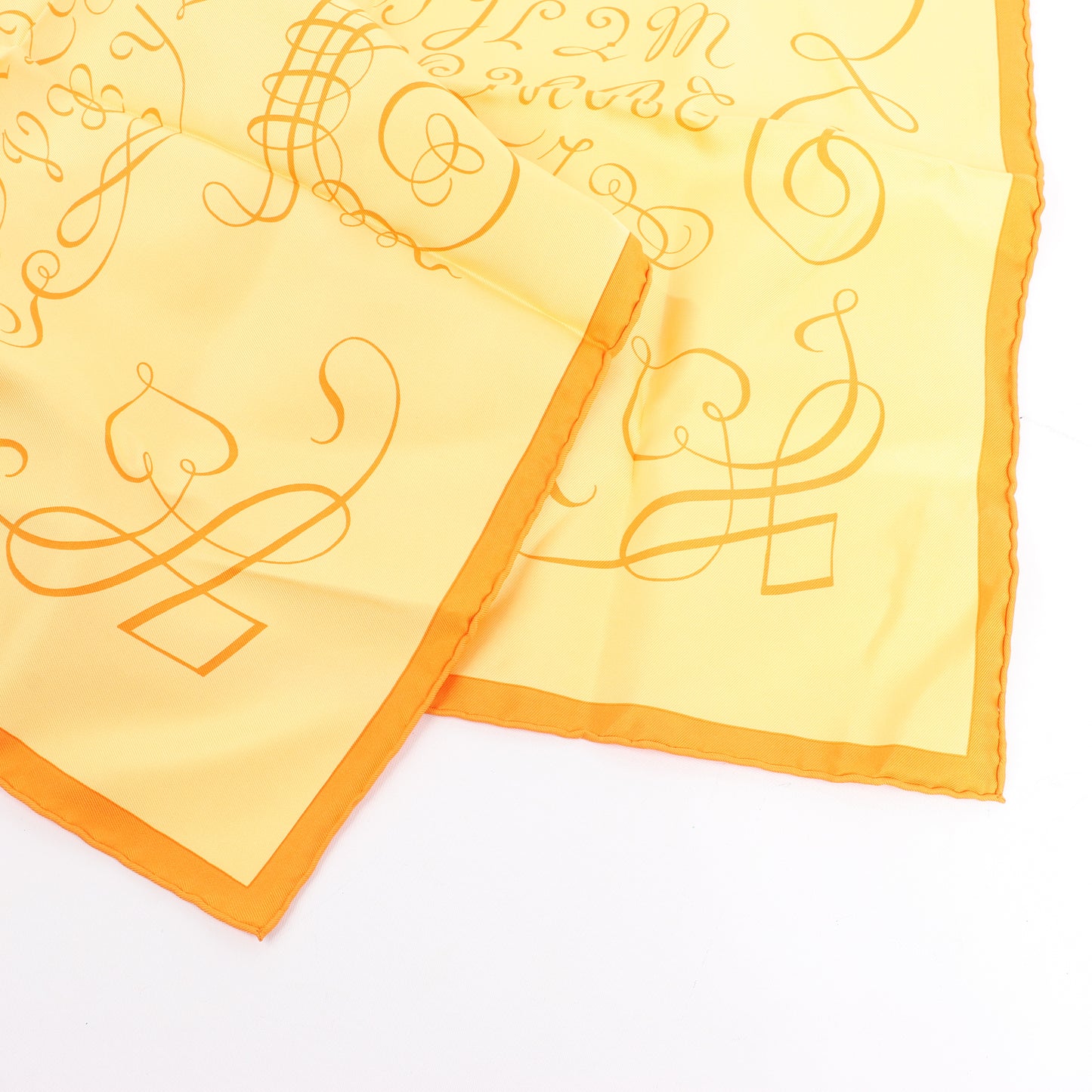 Hermès Carré 90 "L'ART D'ECRIRE" Mouchoir en soie en Jaune