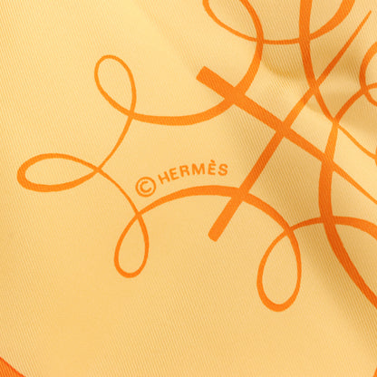 Hermès Carré 90 "L'ART D'ECRIRE" Mouchoir en soie en Jaune
