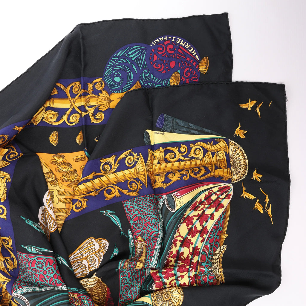 Hermès Carré 90 "L'ATLANTIDE" Silk handkerchief in Black x Gold