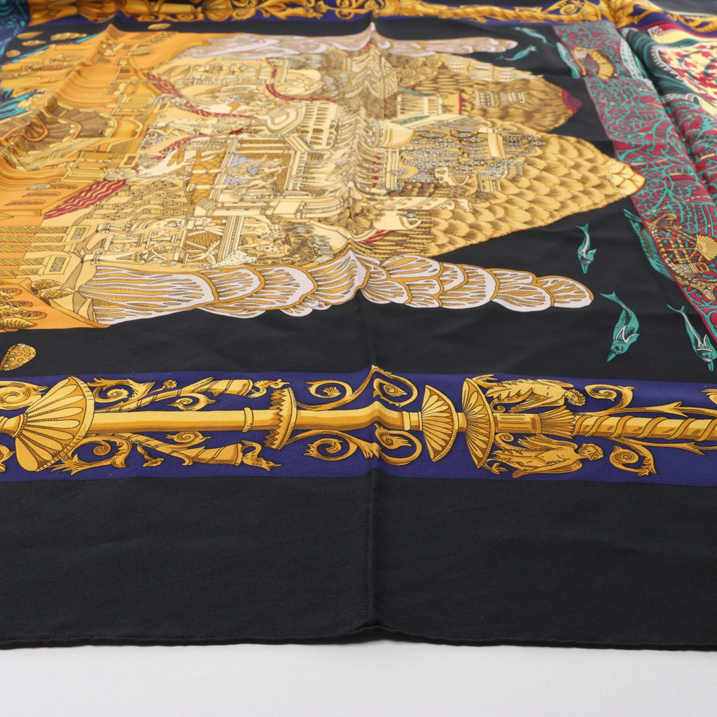 Hermès Carré 90 "L'ATLANTIDE" Silk handkerchief in Black x Gold