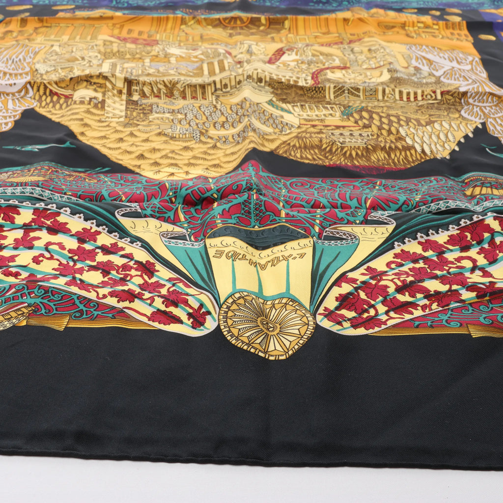 Hermès Carré 90 "L'ATLANTIDE" Silk handkerchief in Black x Gold