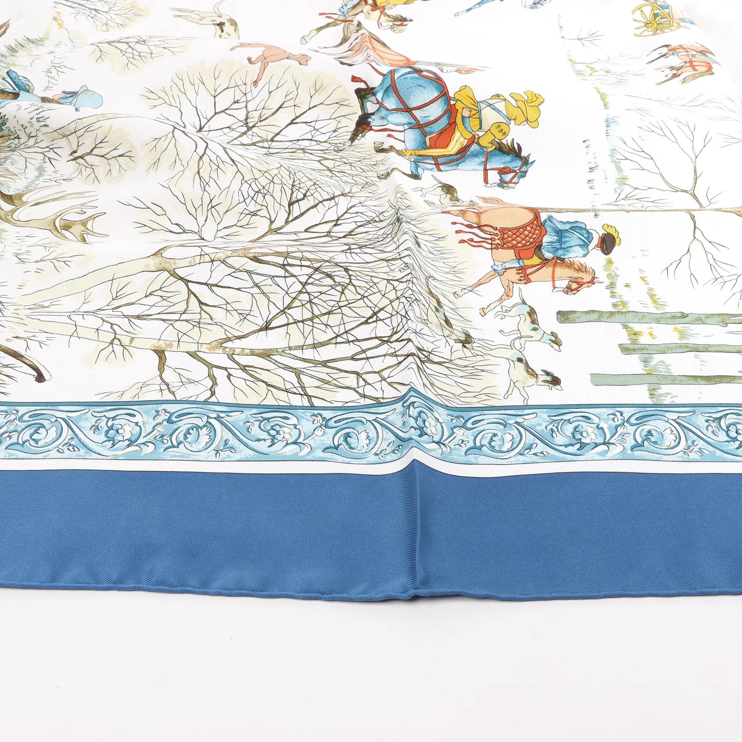 Hermès Carré 90 "L'hiver" Mouchoir en soie en Bleu