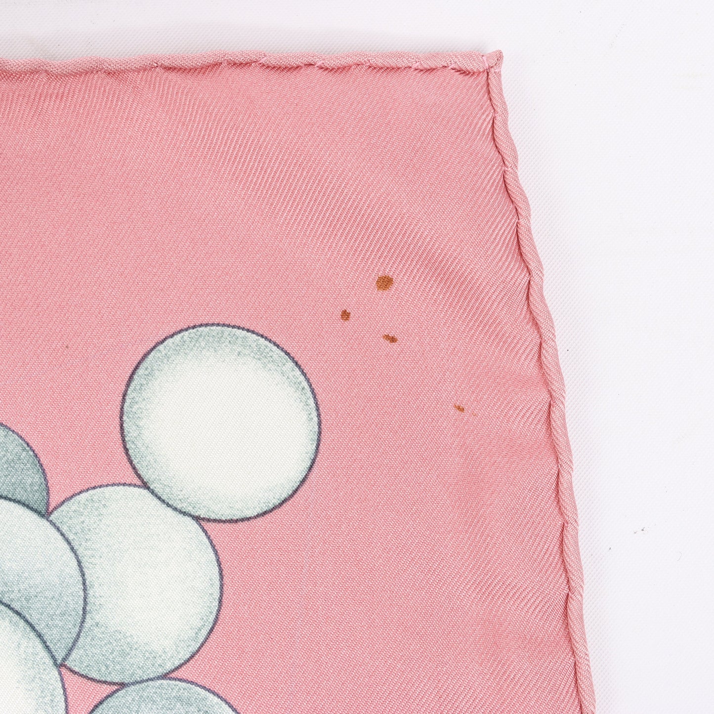 Hermès Carré 90 "La Musique Des Spheres" 100% Silk Scarf in Pink