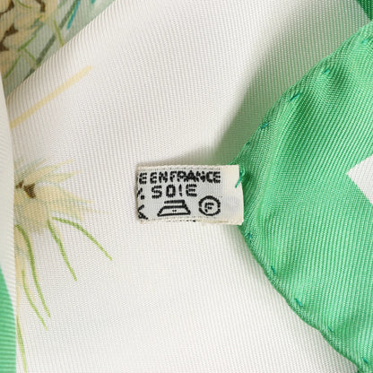 Hermès Carré 90 "Lapins Dans un Champ de blé" Silk handkerchief in Green