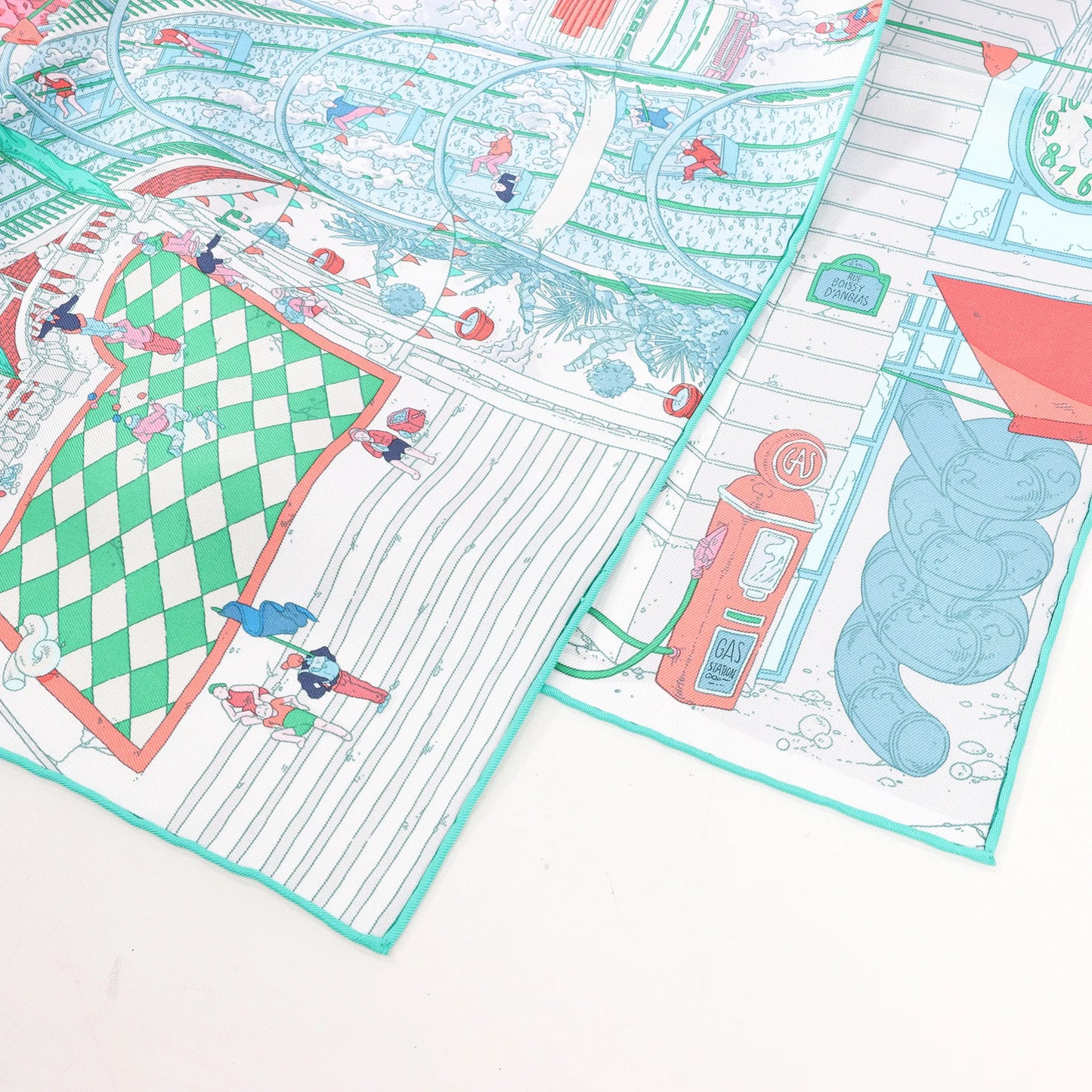 Hermès Carré 90 "Le Grand Prix du Faubourg" Mouchoir en soie en Bleu