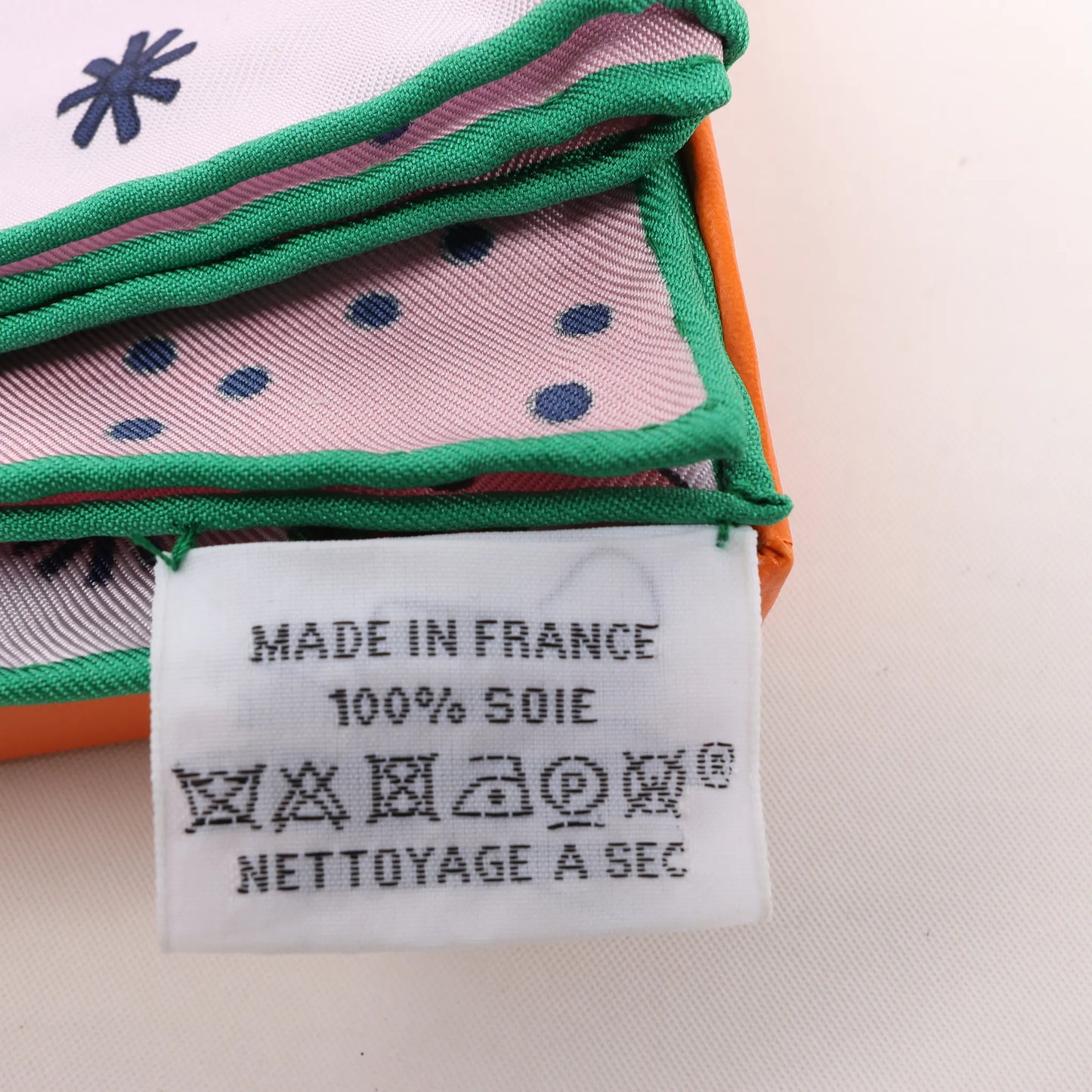 Hermès Carré 90 "Le Premier Chant" Silk handkerchief in Pink