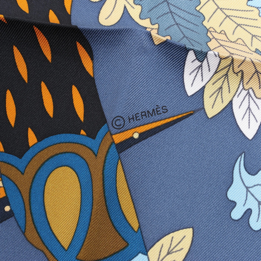 Hermès Carré 90 "Le Sacre des Saisons" Silk handkerchief in Gray