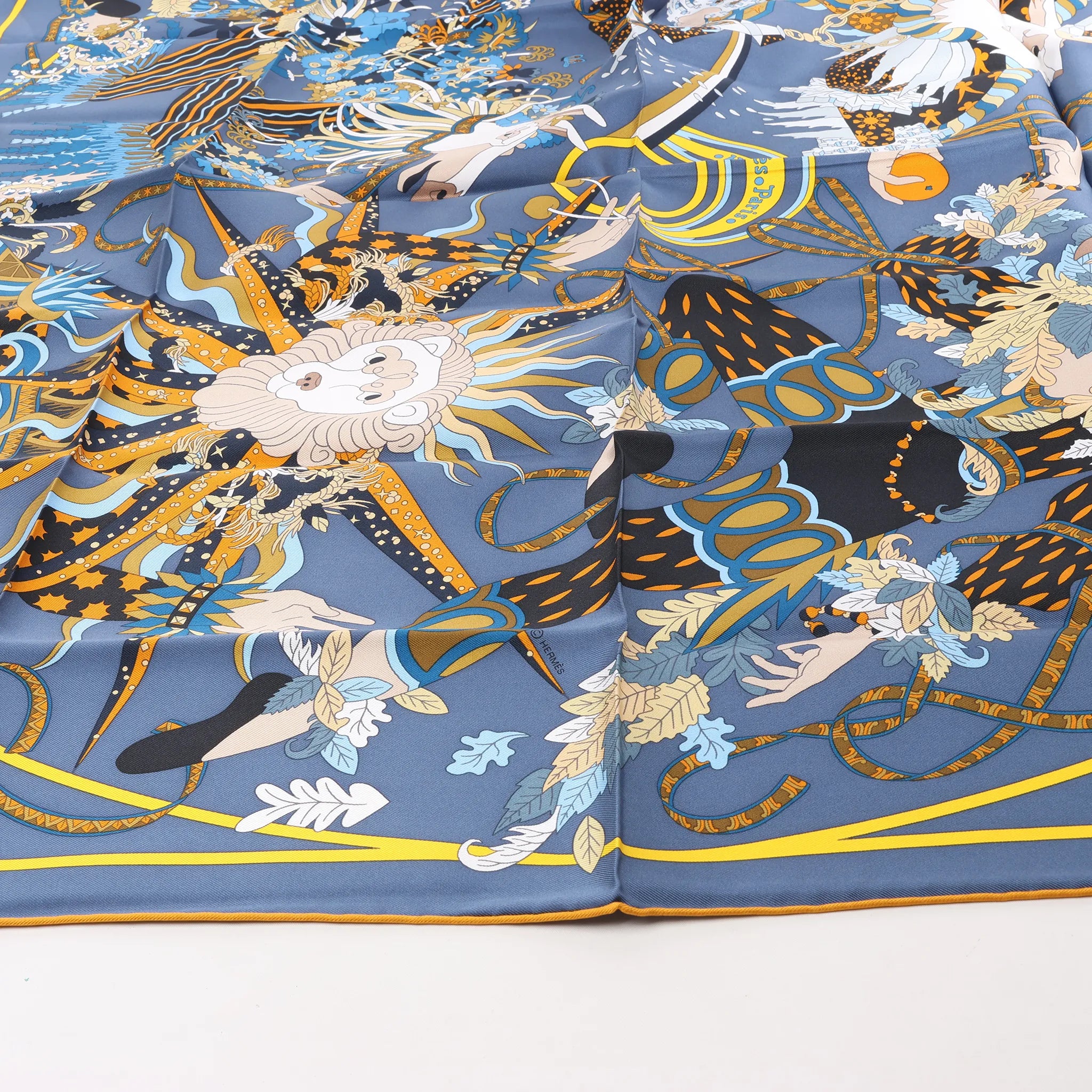 Hermès Carré 90 "Le Sacre des Saisons" Silk handkerchief in Gray