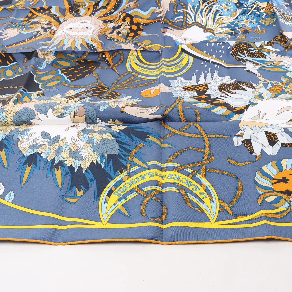 Hermès Carré 90 "Le Sacre des Saisons" Silk handkerchief in Gray