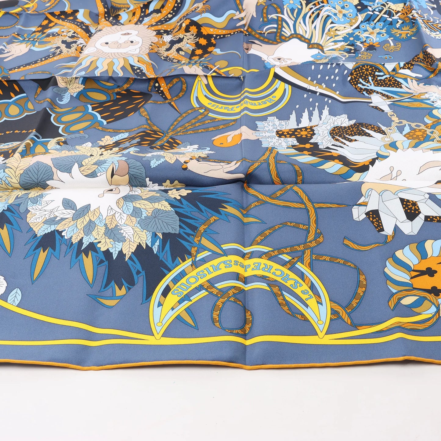 Hermès Carré 90 "Le Sacre des Saisons" Silk handkerchief in Gray