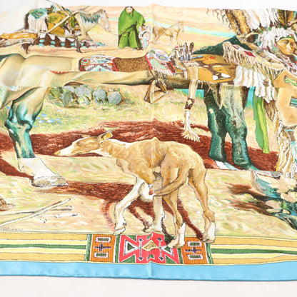 Hermès Carré 90 „Les Cheyennes“ Seidentaschentuch in Beige x Blau