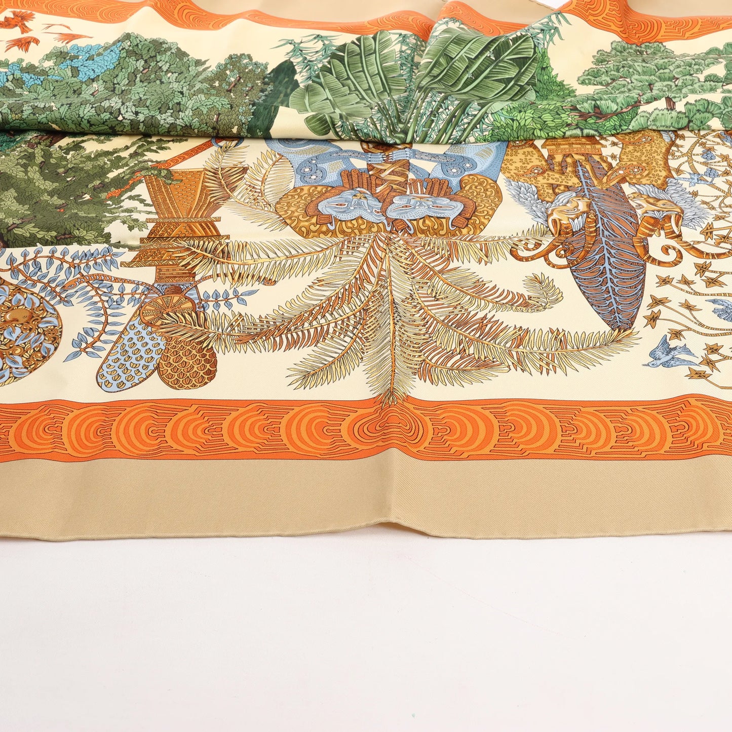 Hermès Carré 90 "Les Legendes de L'Arbre" Silk handkerchief in Beige