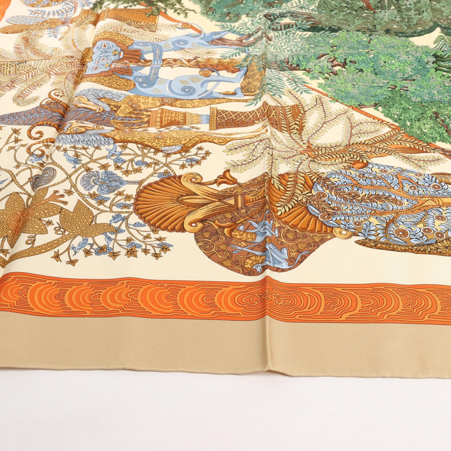 Hermès Carré 90 "Les Legendes de L'Arbre" Silk handkerchief in Beige