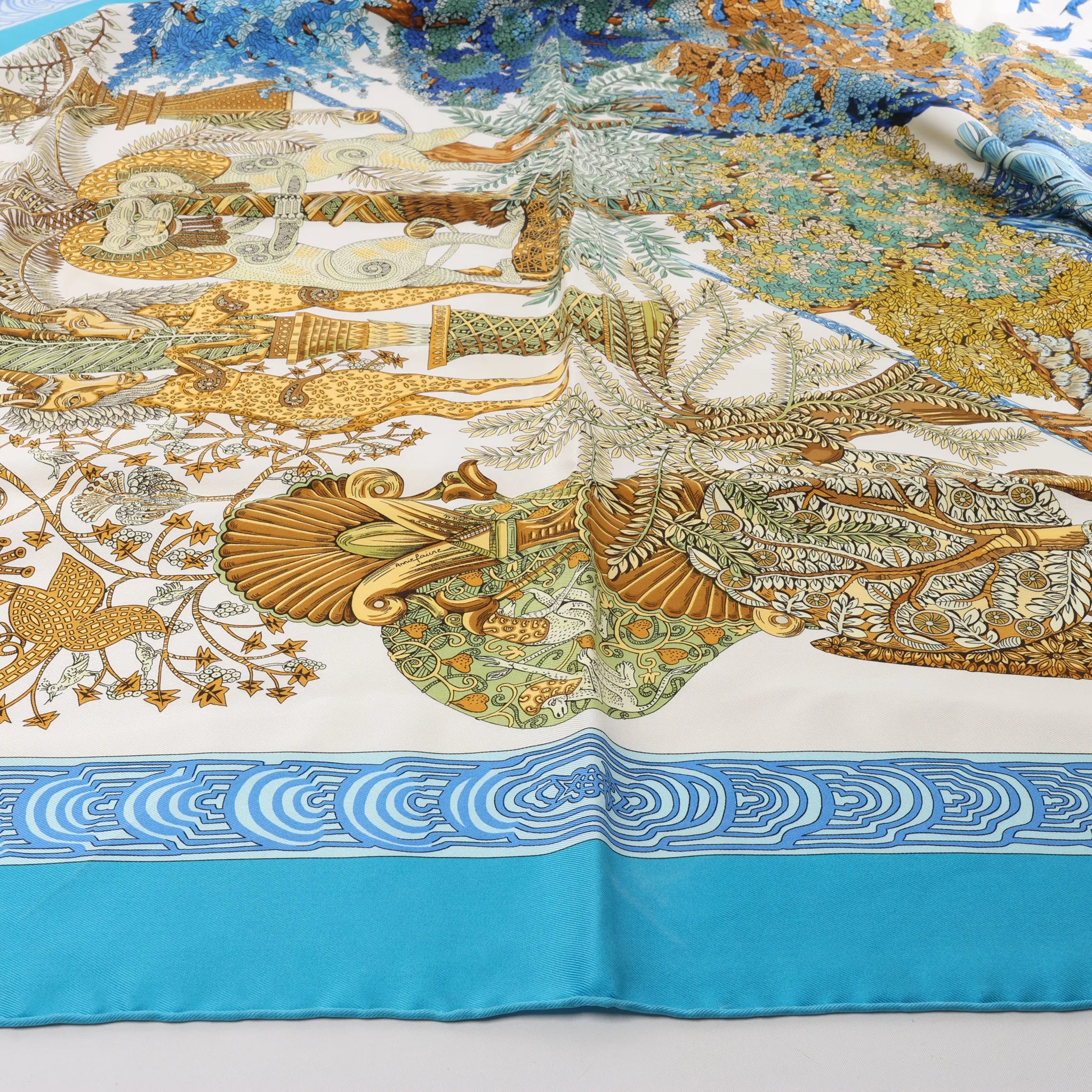 Hermès Carré 90 "Les Legendes de L'Arbre" Silk handkerchief in Blue