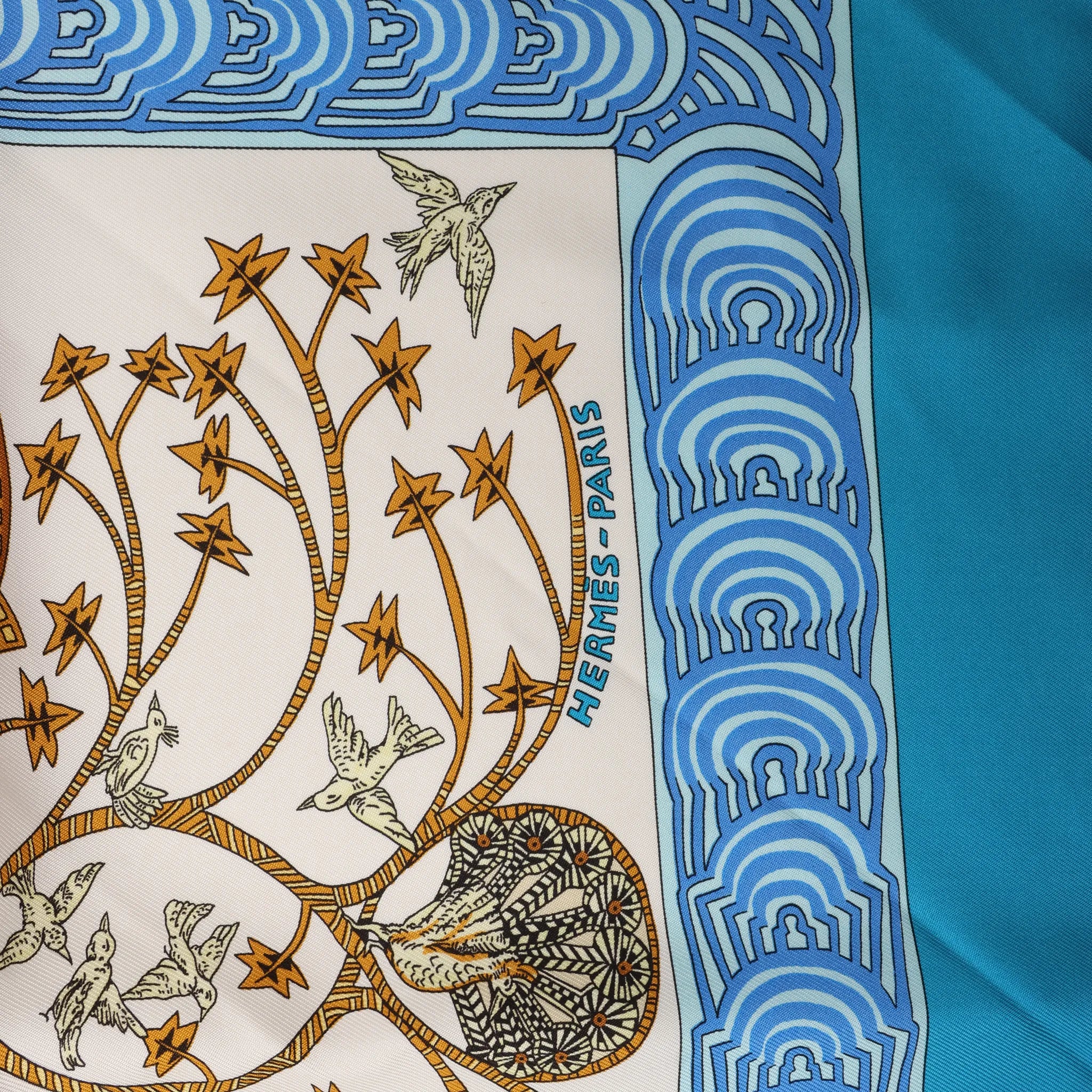 Hermès Carré 90 "Les Legendes de L'Arbre" Silk handkerchief in Blue
