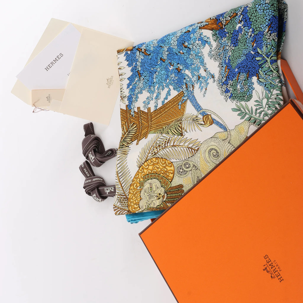 Hermès Carré 90 "Les Legendes de L'Arbre" Silk handkerchief in Blue