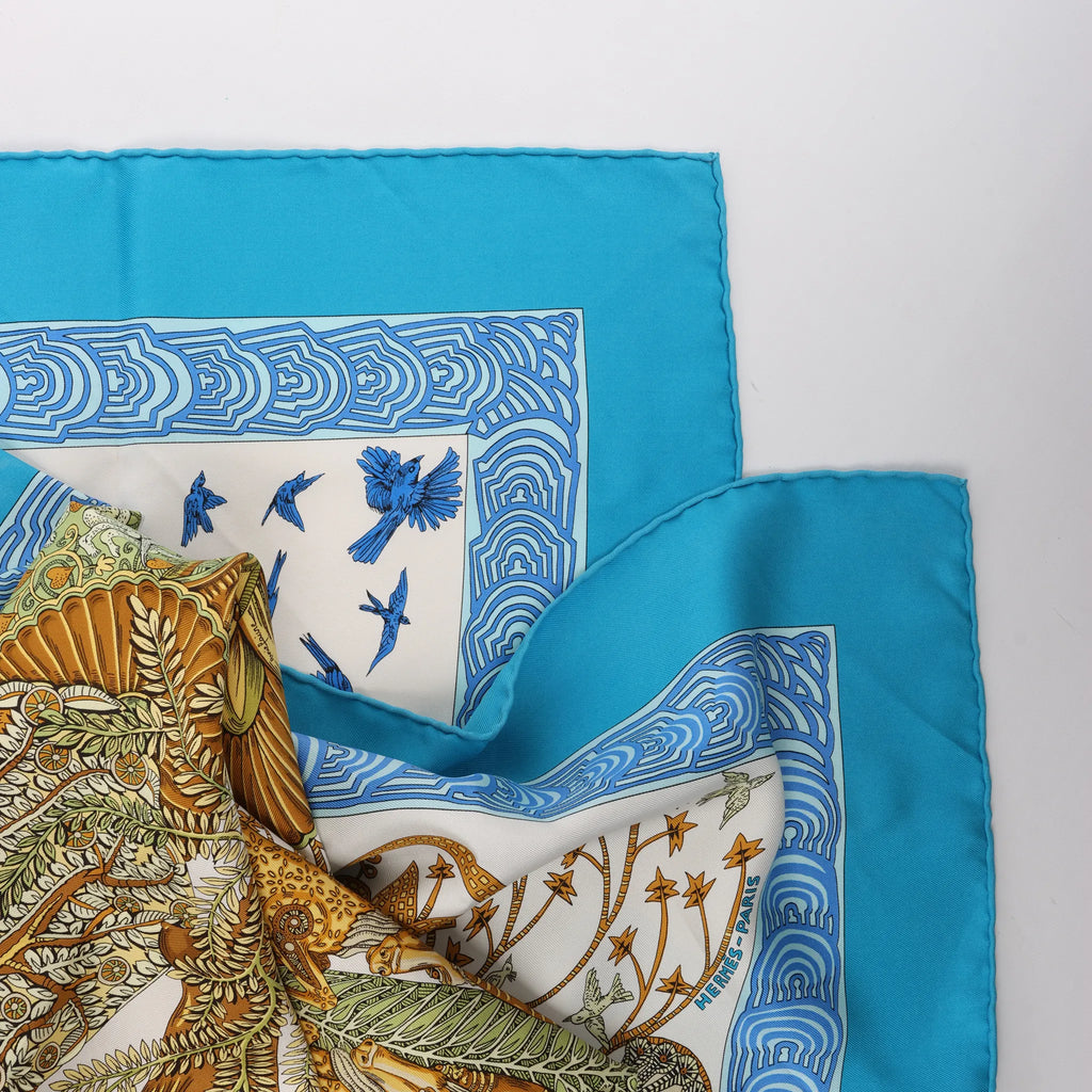 Hermès Carré 90 "Les Legendes de L'Arbre" Silk handkerchief in Blue