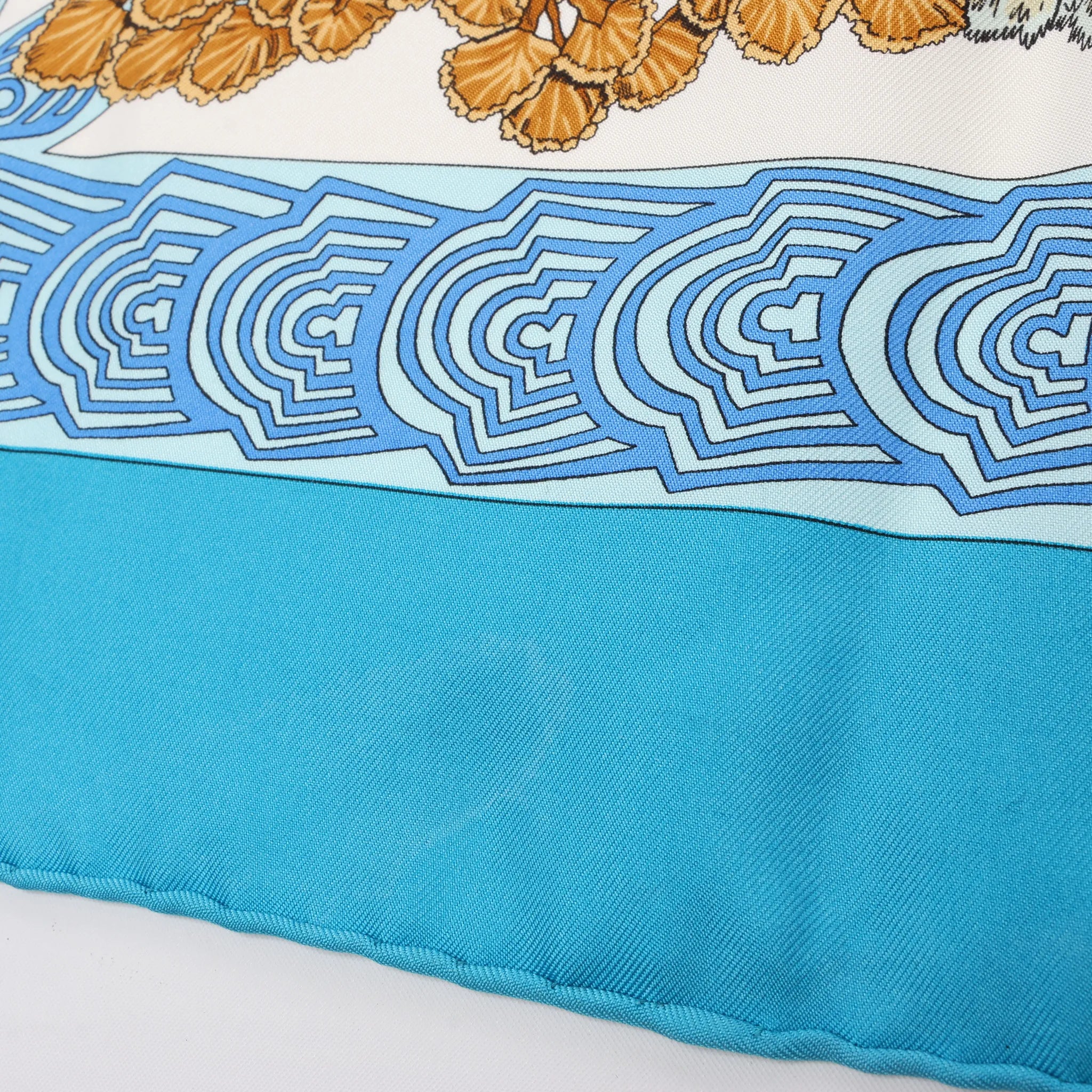 Hermès Carré 90 "Les Legendes de L'Arbre" Silk handkerchief in Blue