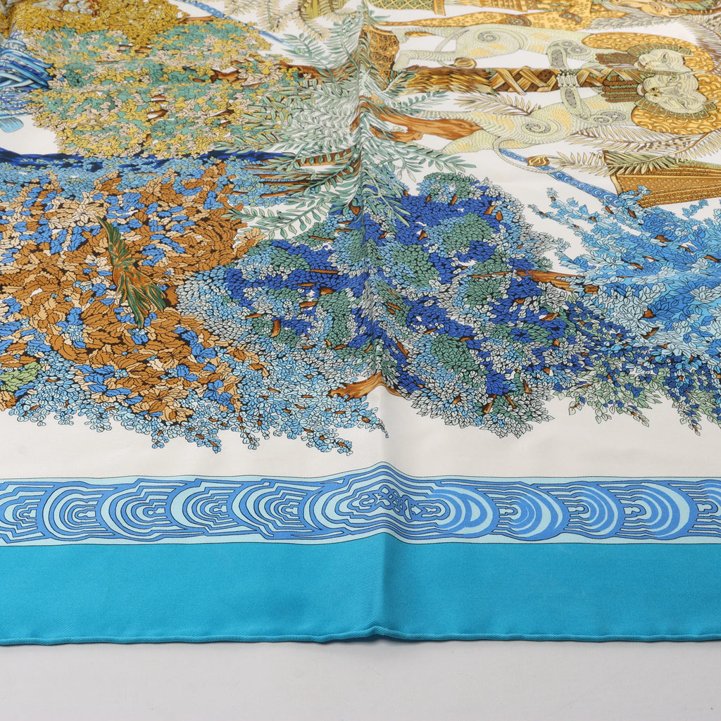 Hermès Carré 90 "Les Legendes de L'Arbre" Silk handkerchief in Blue