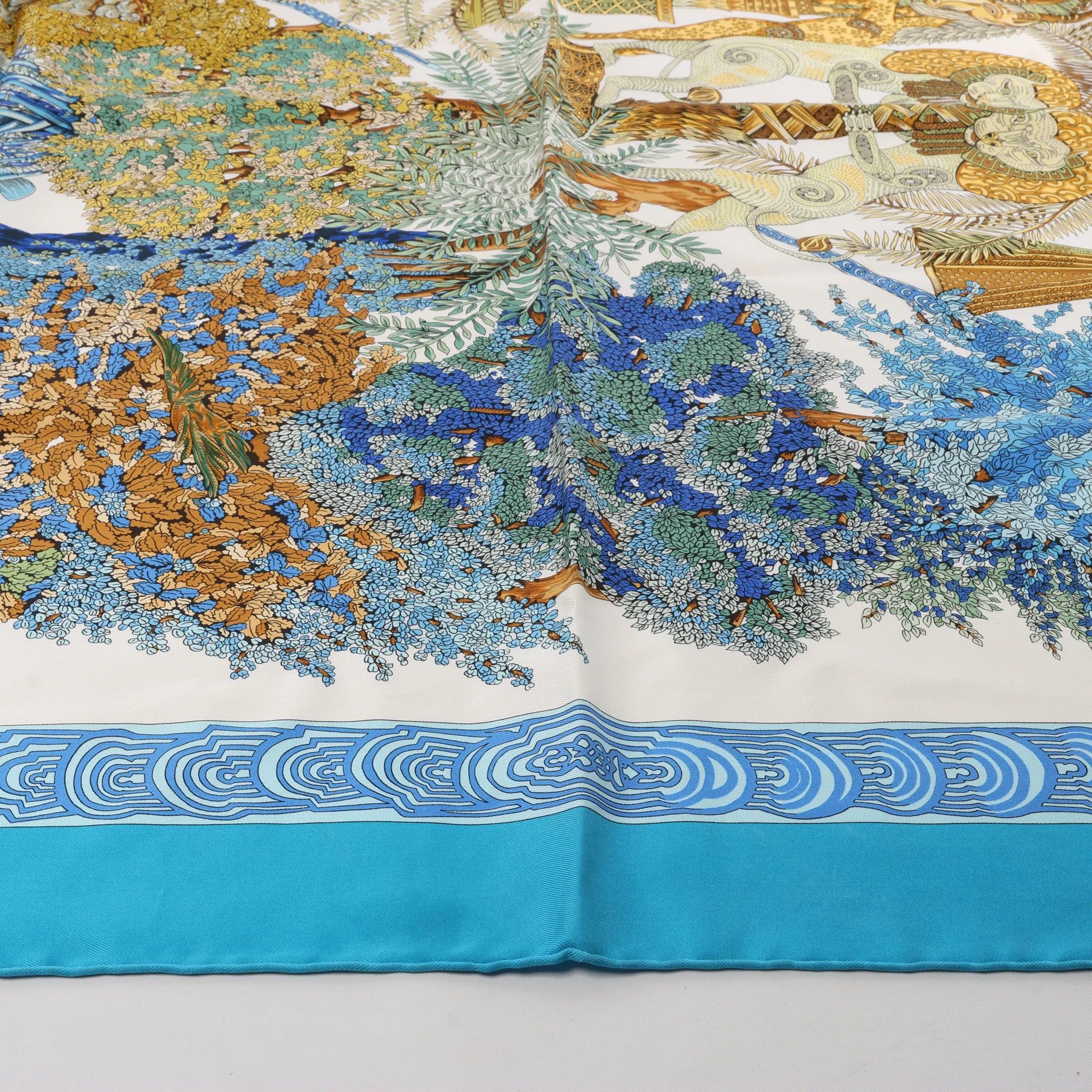 Hermès Carré 90 "Les Legendes de L'Arbre" Silk handkerchief in Blue