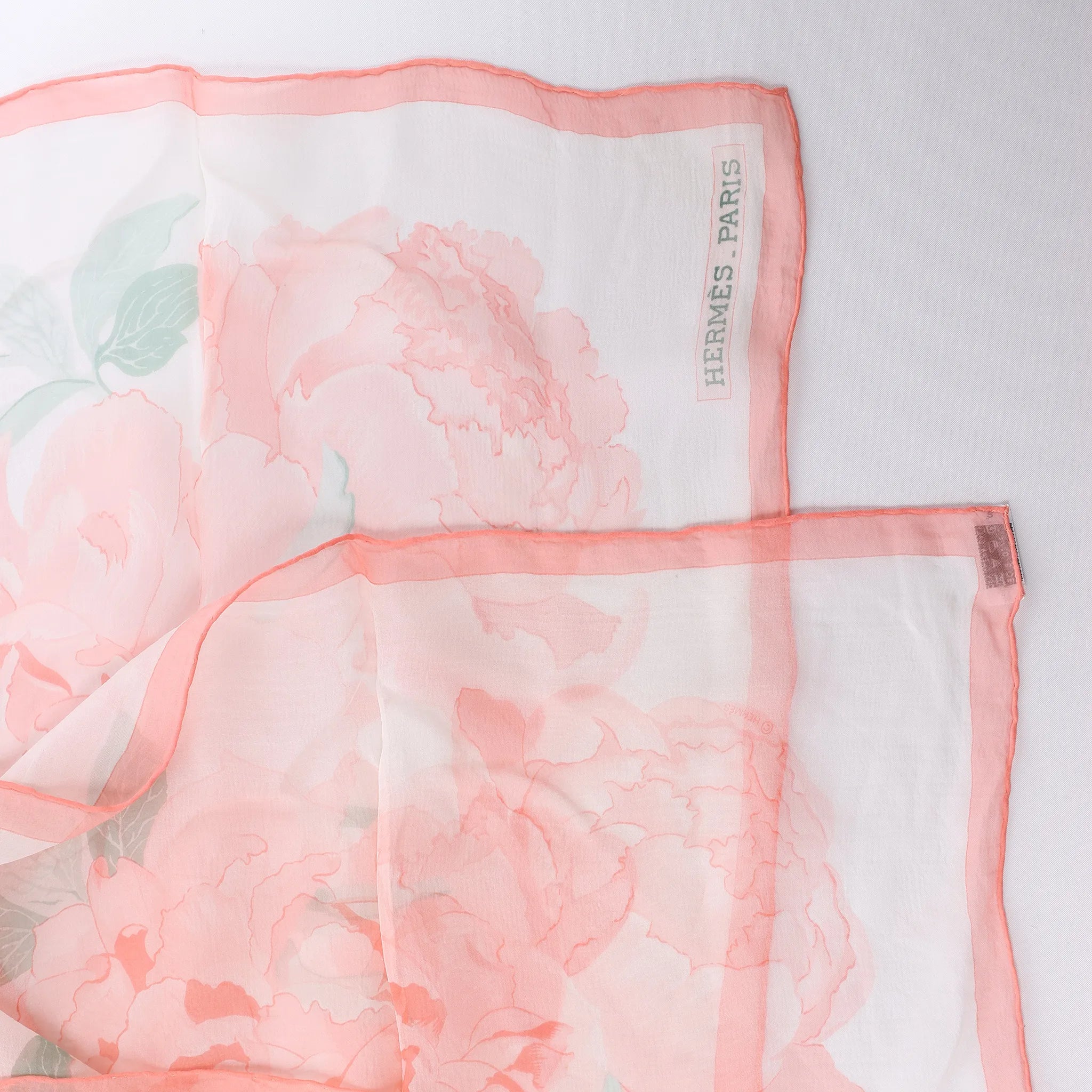 Hermès Carré 90 "Les Pivoines Koyaku" Silk handkerchief in Pink