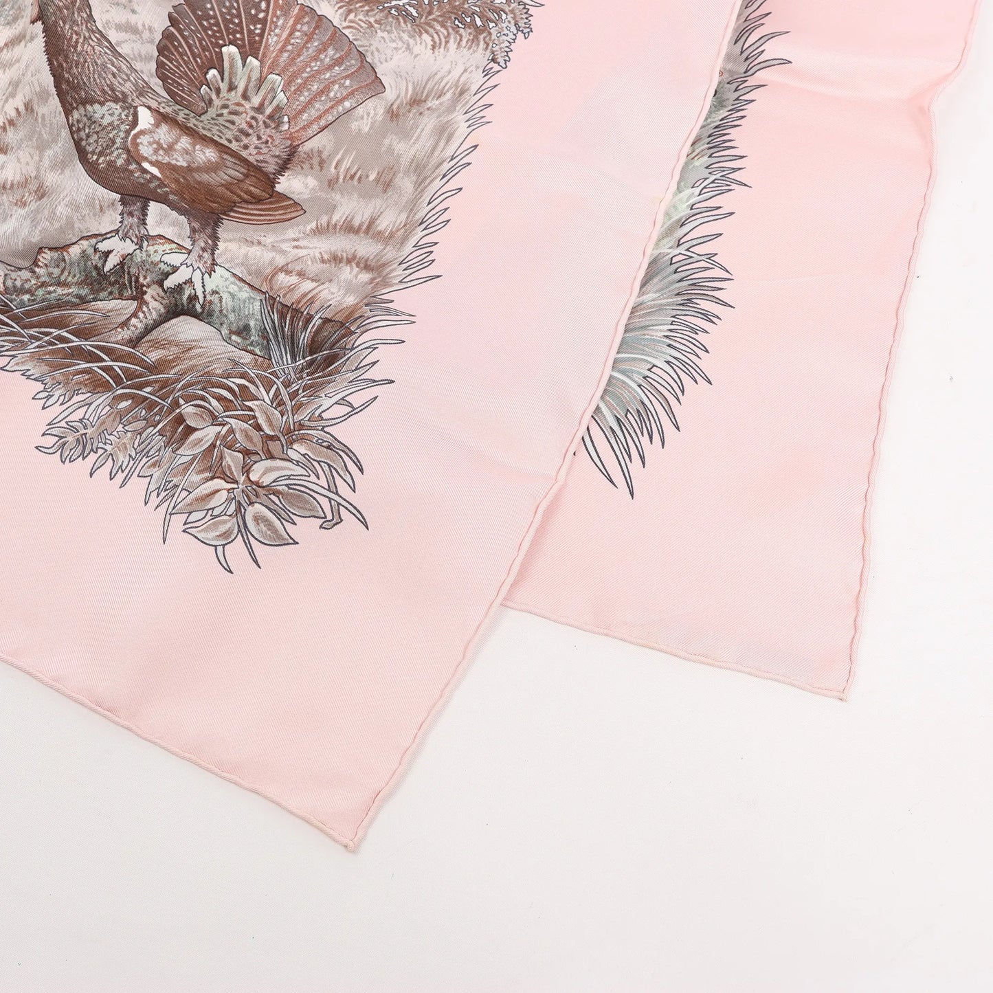 Hermès Carré 90 "Les Quatre Saisons" Silk handkerchief in Pink