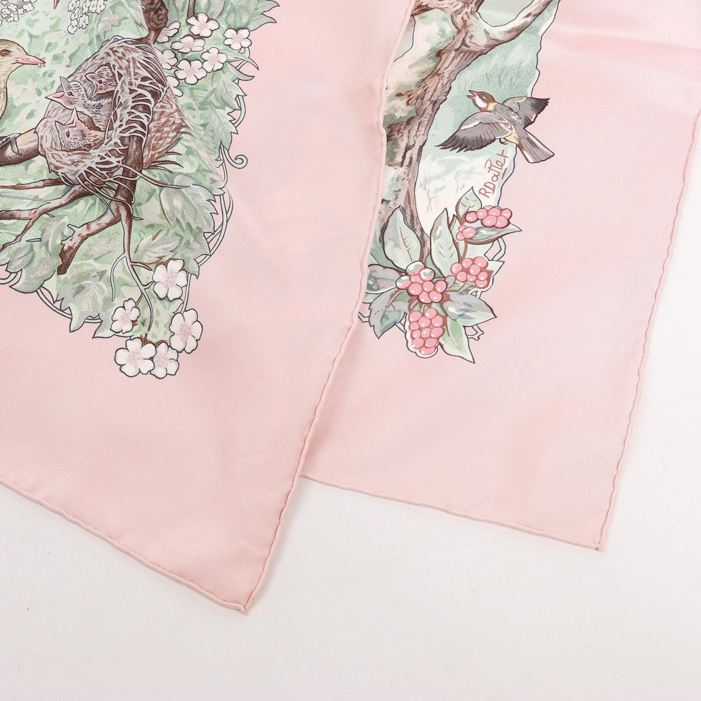 Hermès Carré 90 "Les Quatre Saisons" Silk handkerchief in Pink