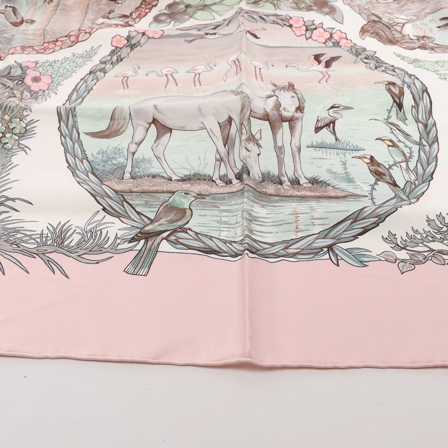 Hermès Carré 90 "Les Quatre Saisons" Silk handkerchief in Pink