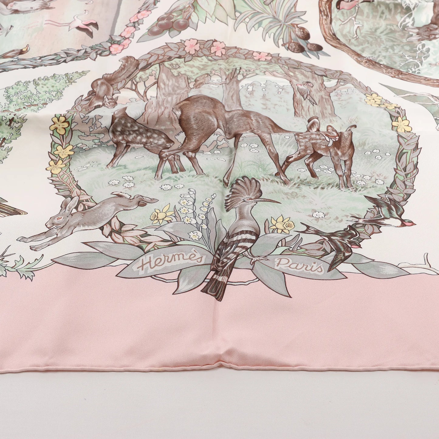 Hermès Carré 90 "Les Quatre Saisons" Silk handkerchief in Pink