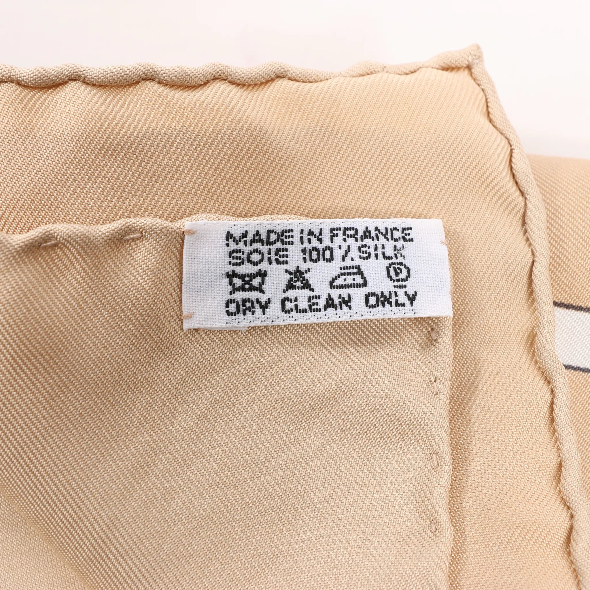 Hermès Carré 90 "MECANIQUE DU TEMPS" Silk handkerchief in Beige