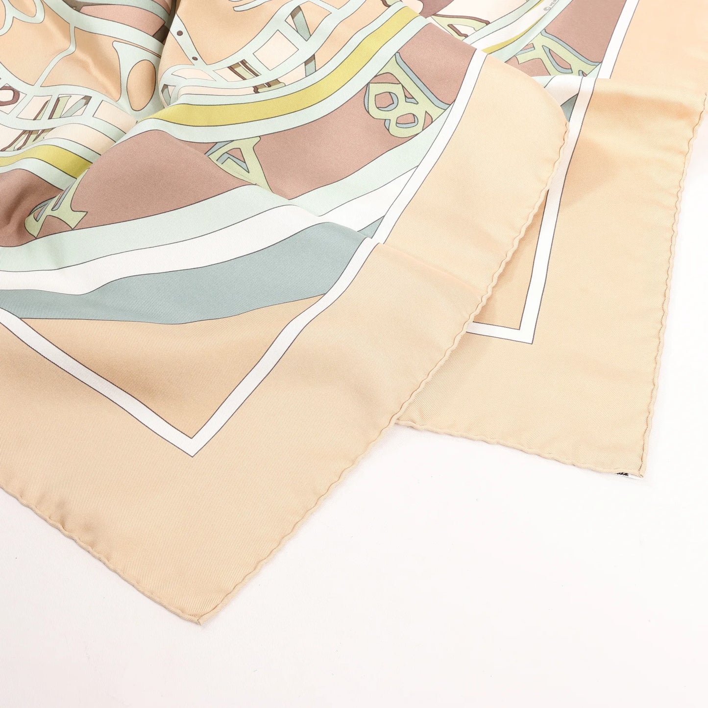 Hermès Carré 90 "MECANIQUE DU TEMPS" Silk handkerchief in Beige