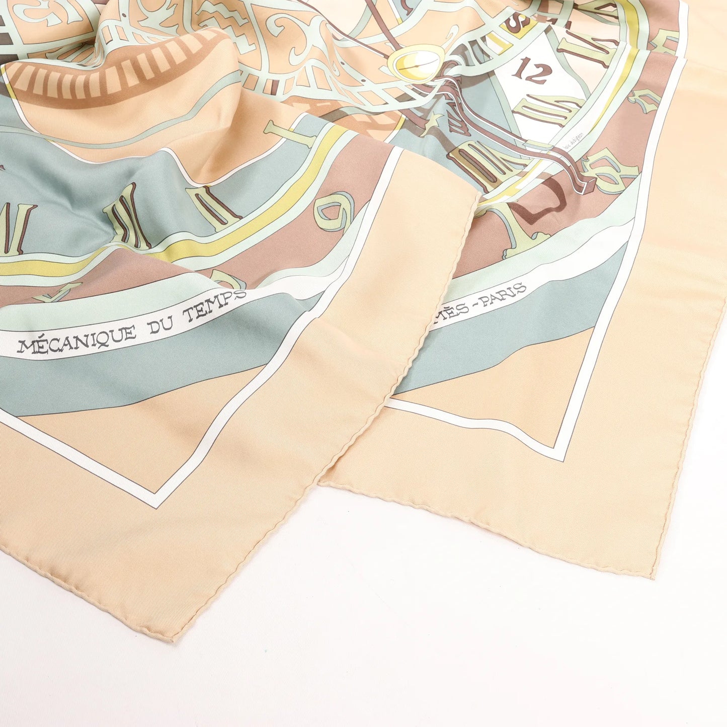 Hermès Carré 90 "MECANIQUE DU TEMPS" Silk handkerchief in Beige