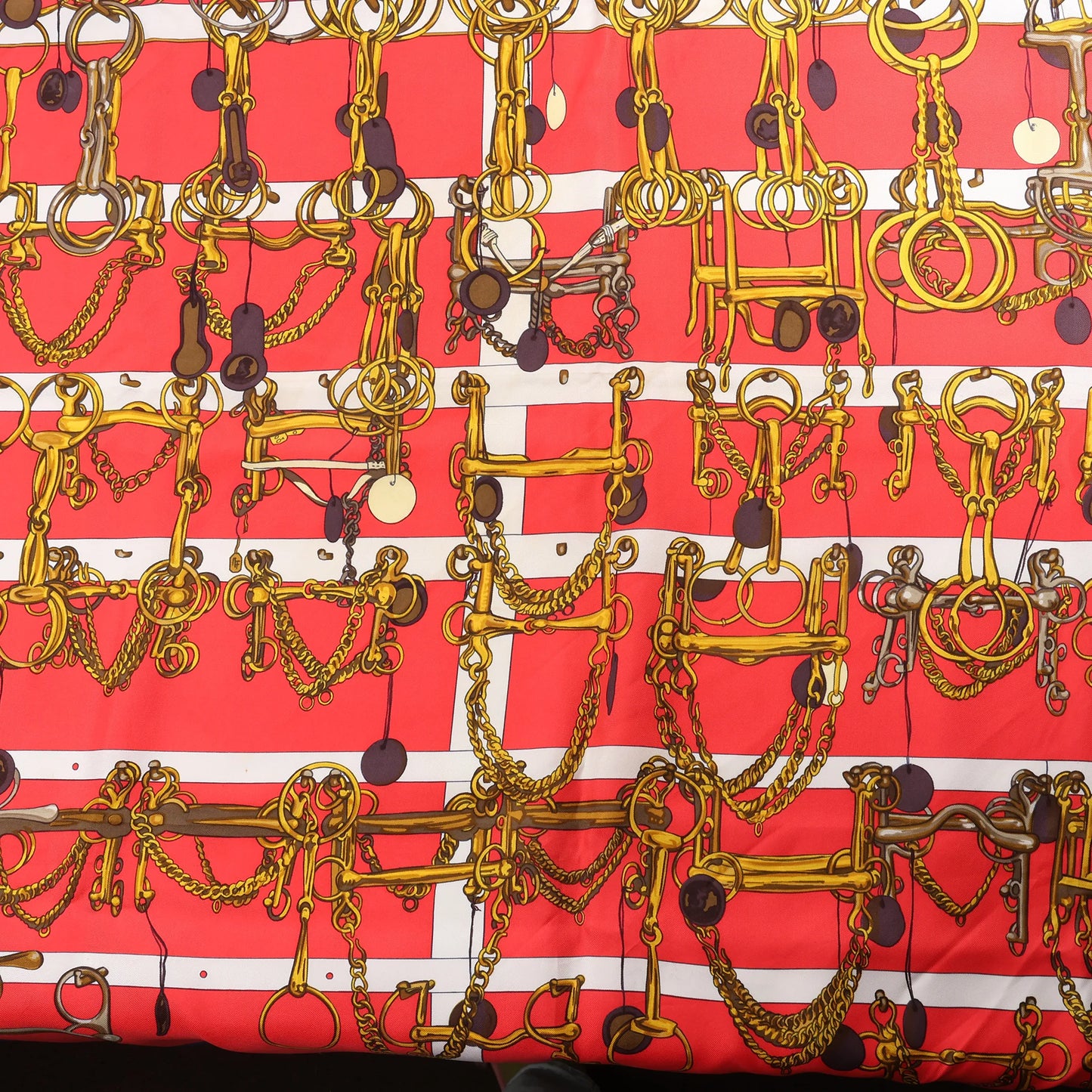 Hermès Carré 90 "MORS&FILETS" Silk handkerchief in Red x Navy Blue