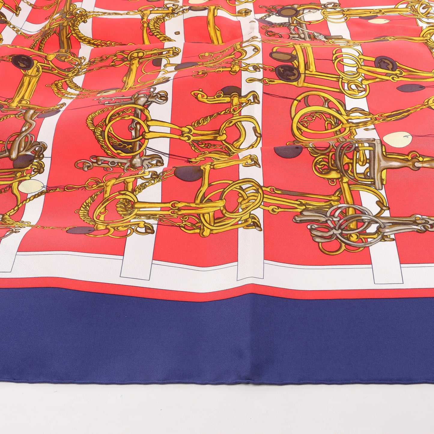 Hermès Carré 90 "MORS&FILETS" Silk handkerchief in Red x Navy Blue